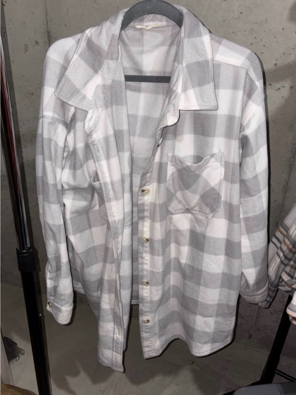 Gray and White Maurice’s Shacket